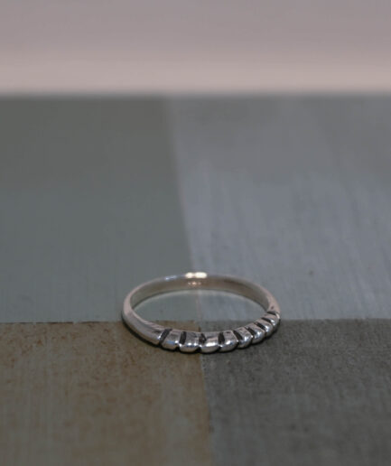 "Flow" ring