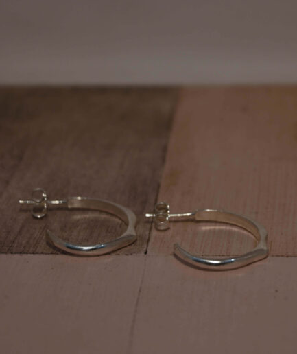 "Wave" hoops