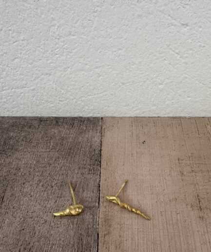 Seashell stud earrings goldplated